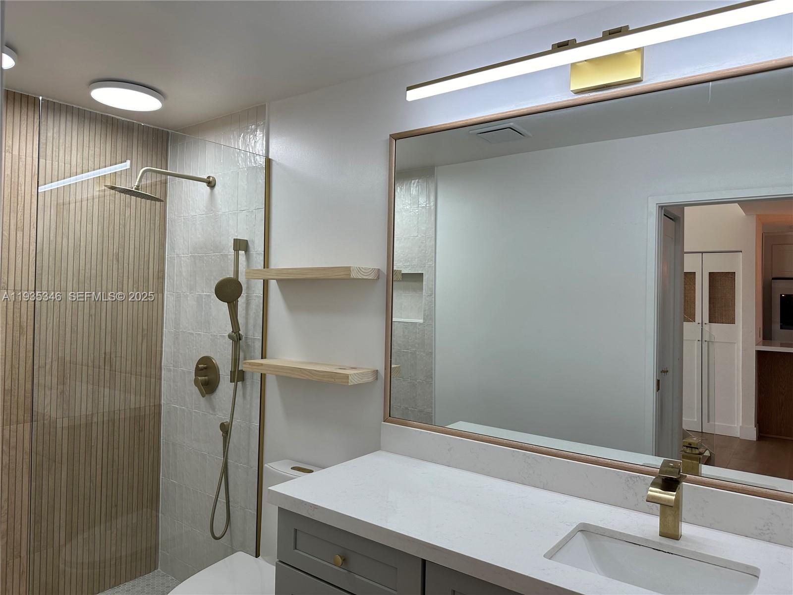 708 SE 3rd Ave Ext # 201