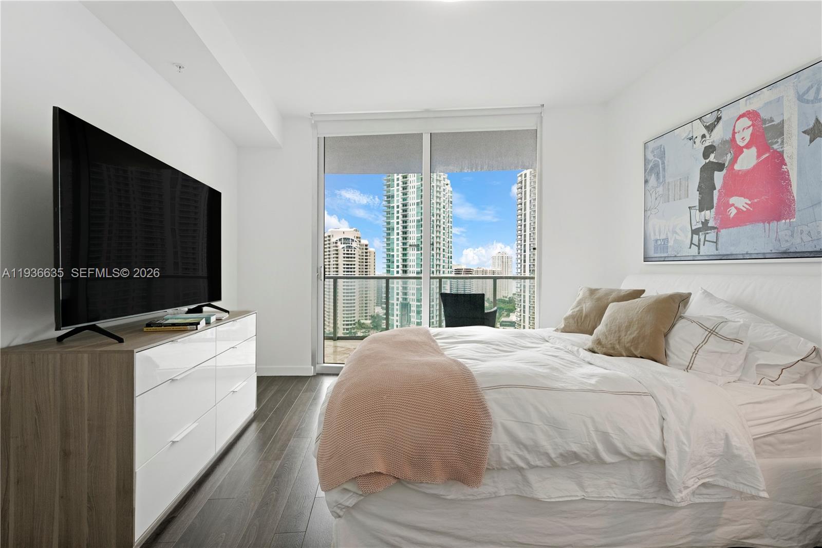 300 S Biscayne Blvd # 1608 Unit: T-1608