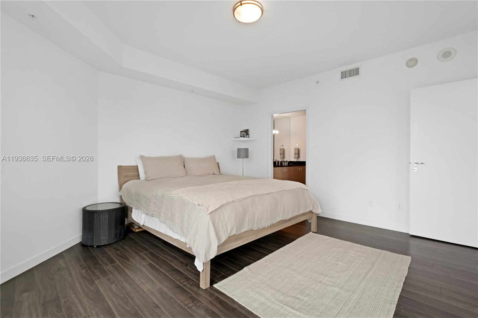 300 S Biscayne Blvd # 1608 Unit: T-1608