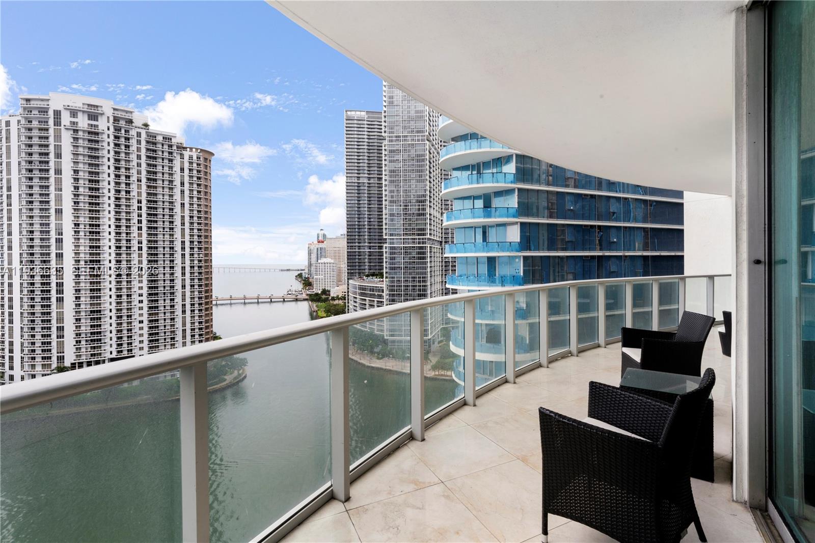 300 S Biscayne Blvd # 1608 Unit: T-1608