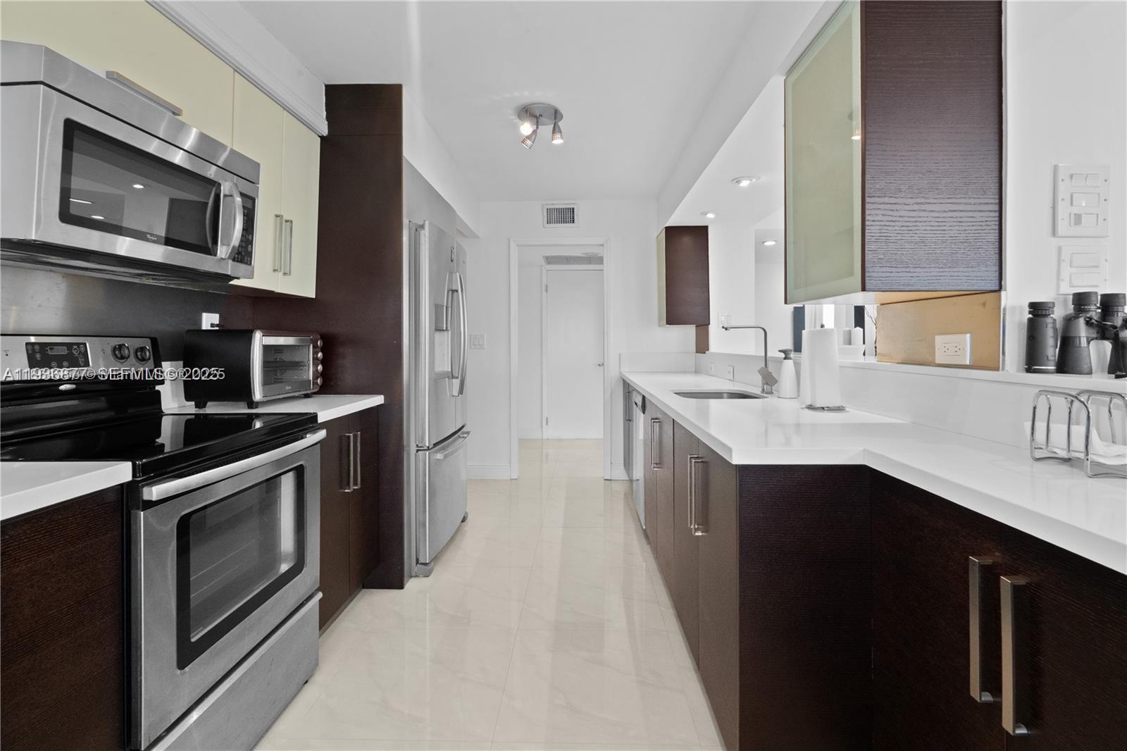 2751 S Ocean Dr Unit: PH08N