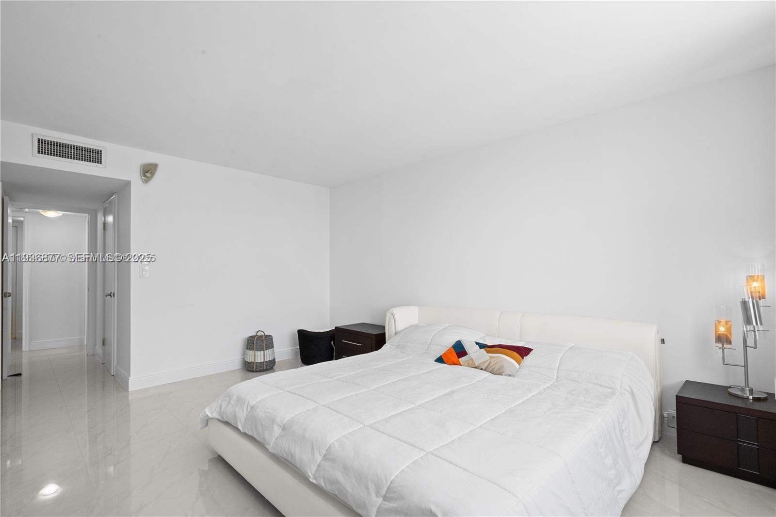 2751 S Ocean Dr Unit: PH08N