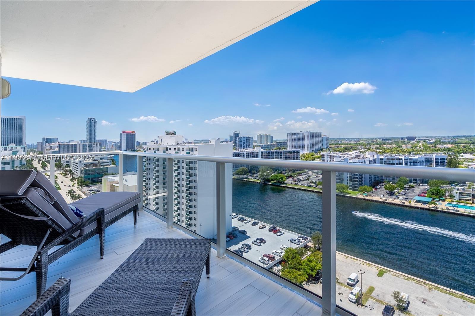 2751 S Ocean Dr Unit: PH08N