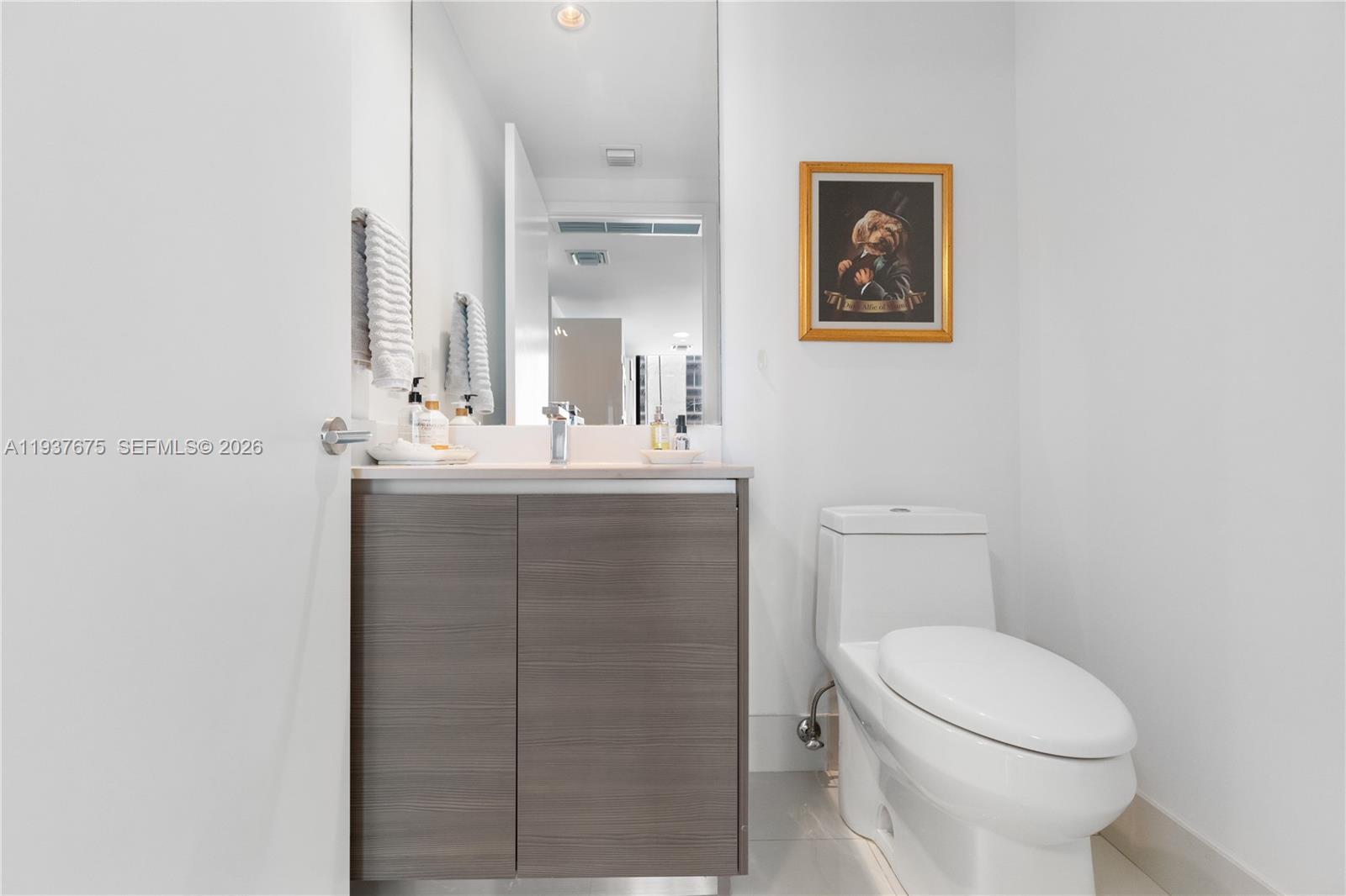 460 NE 28th St # 808