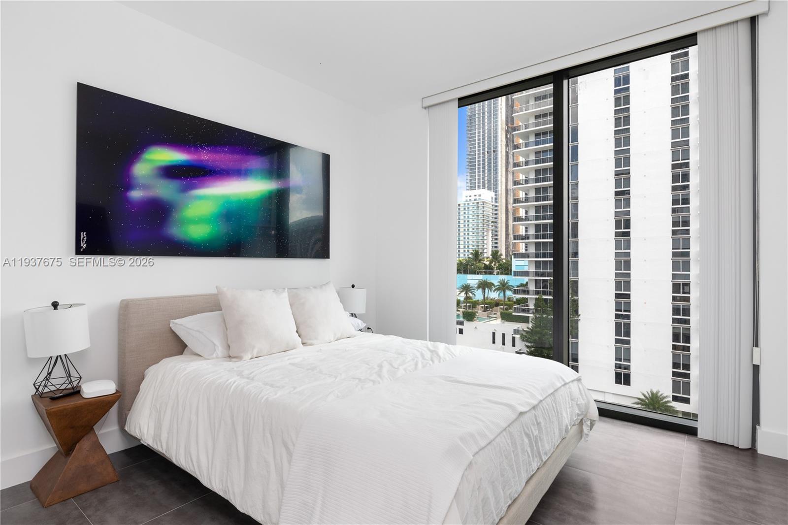 460 NE 28th St # 808