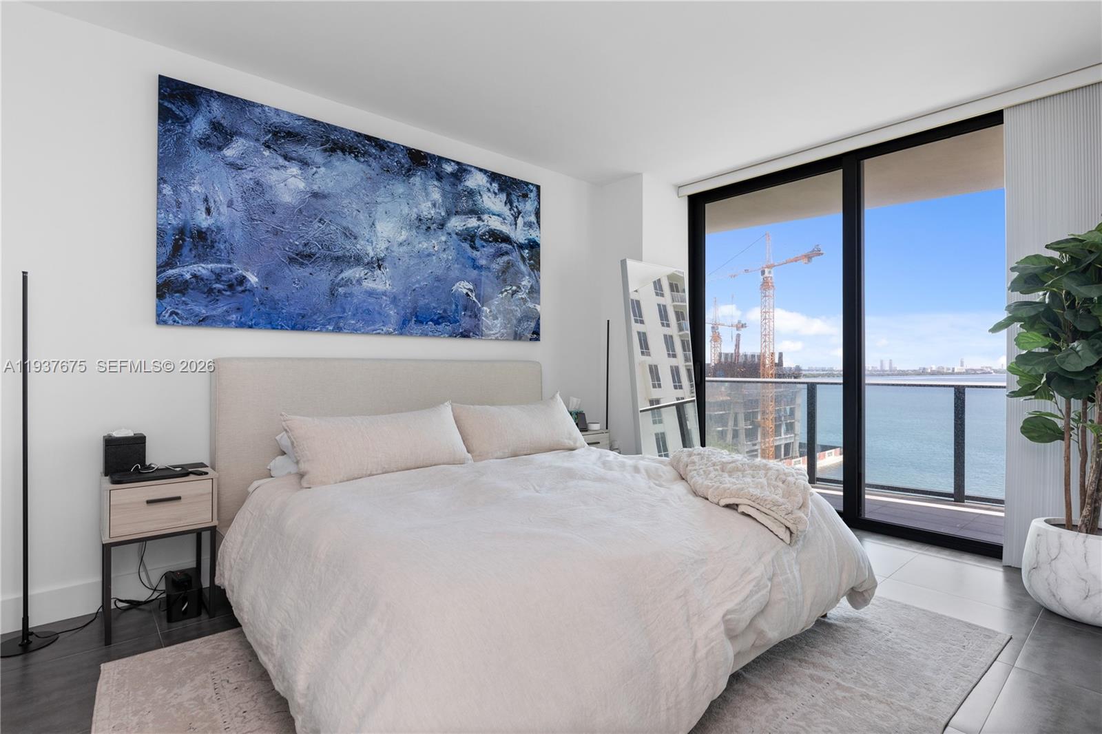 460 NE 28th St # 808