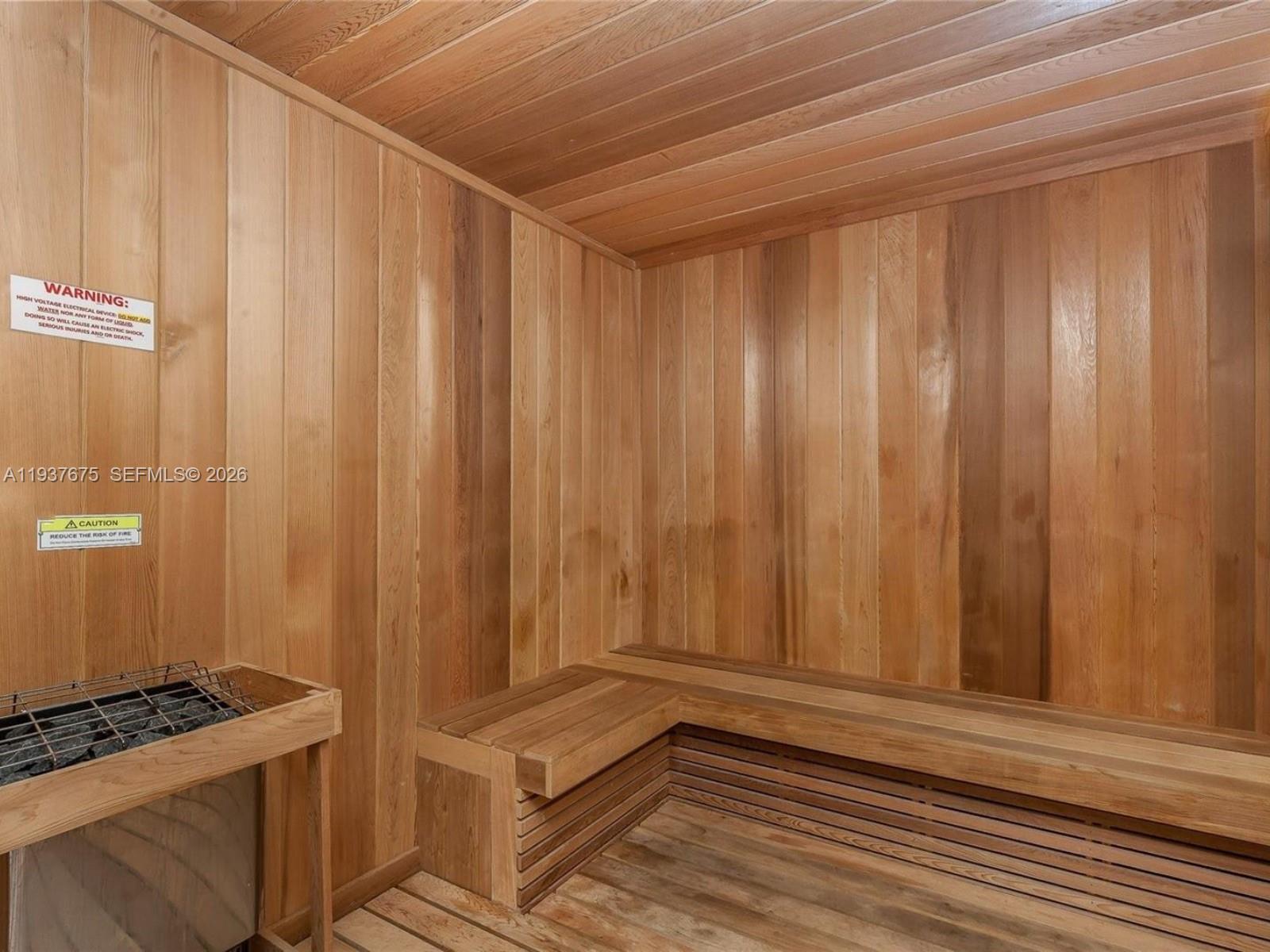 460 NE 28th St # 808