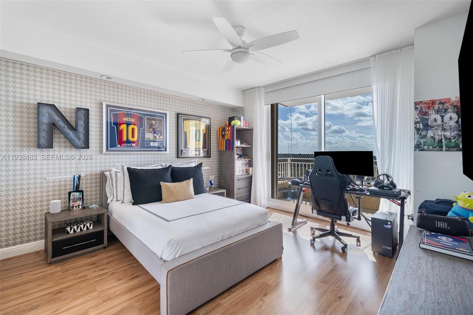 799 Crandon Blvd # 908