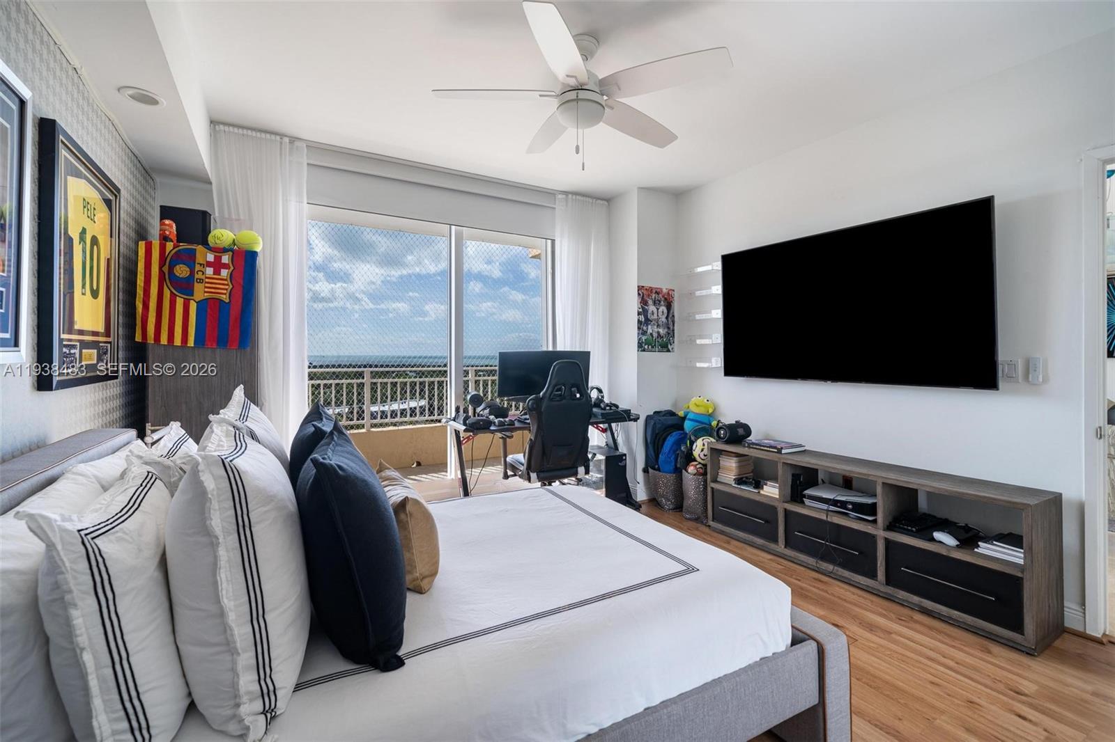 799 Crandon Blvd # 908