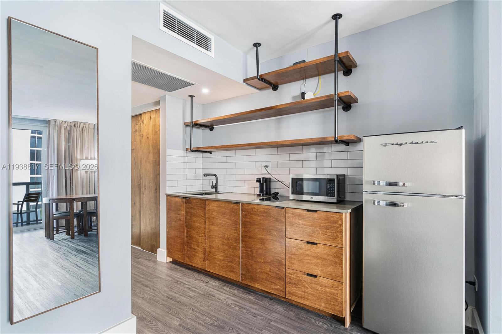 19201 Collins Ave # 324