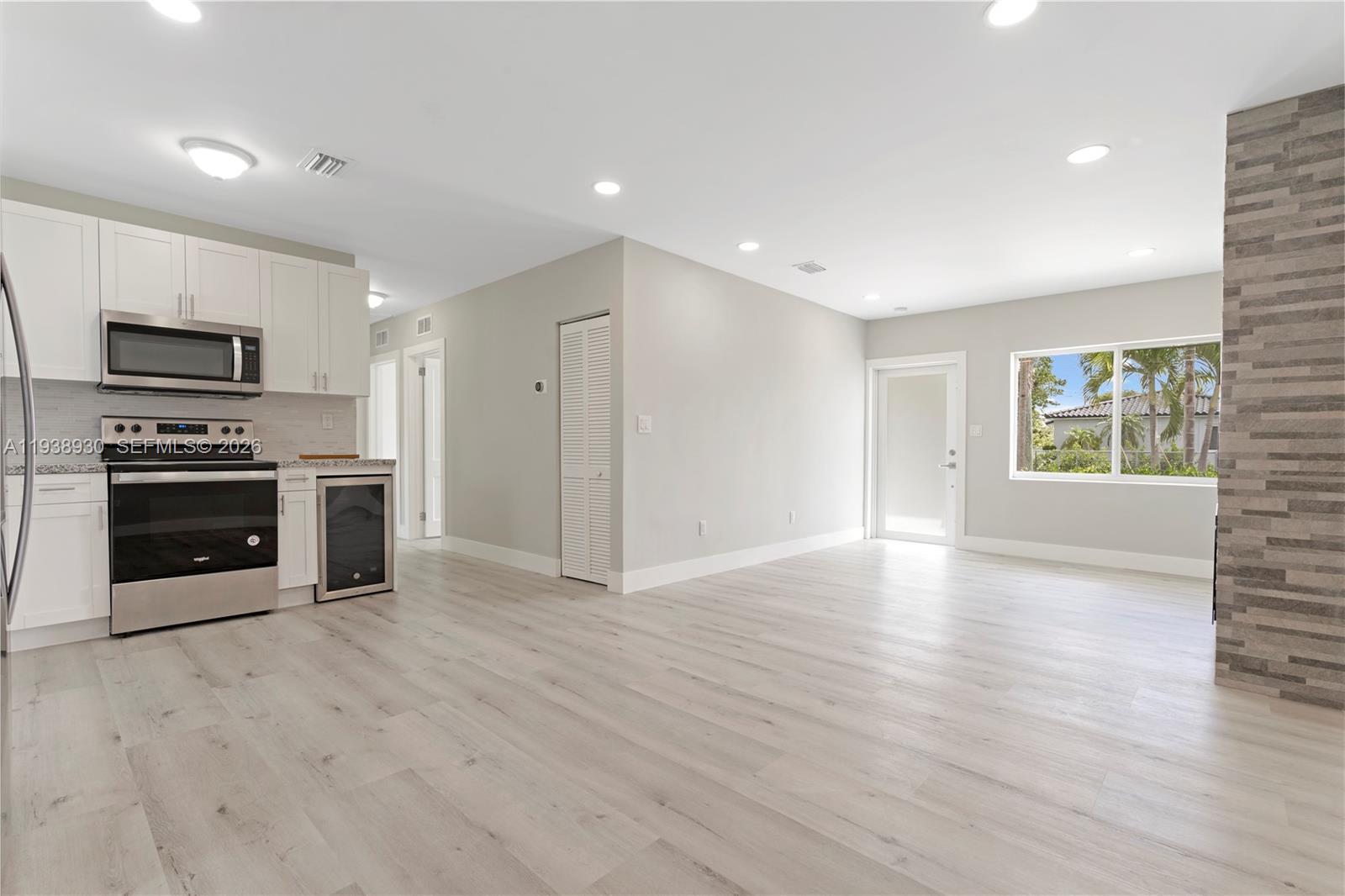 2714 SW 36th Ave # A