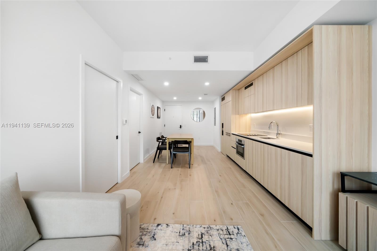 225 N Miami Unit: 1207