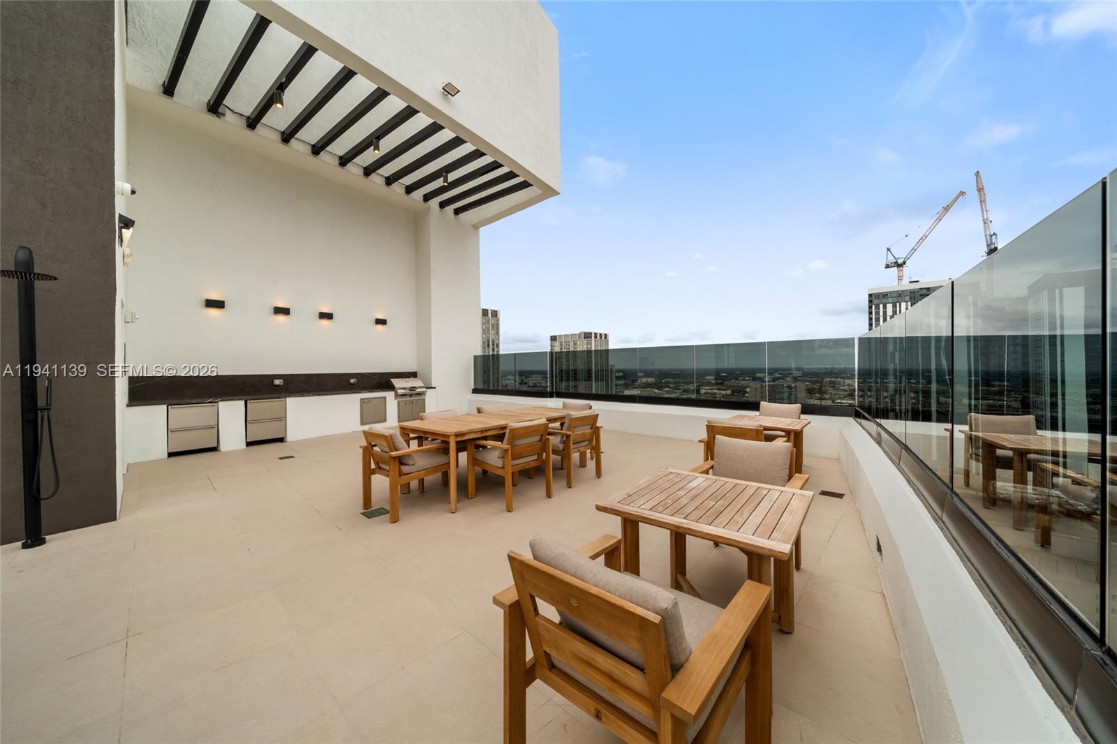 225 N Miami Unit: 1207