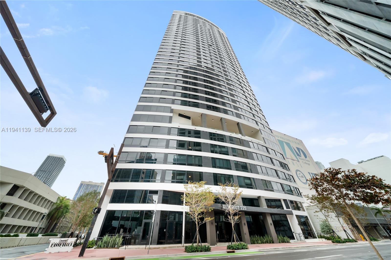 225 N Miami Unit: 1207