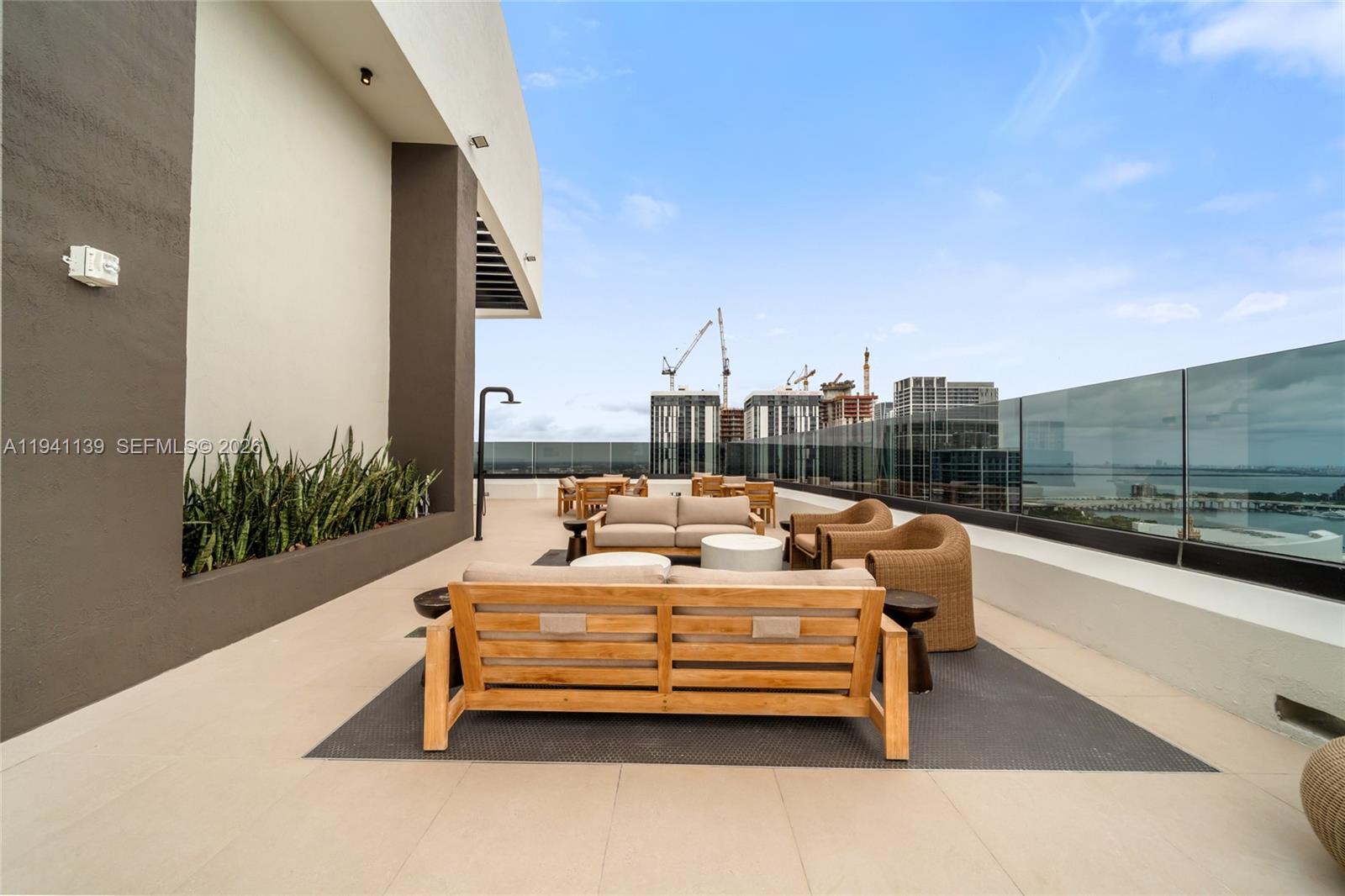 225 N Miami Unit: 1207