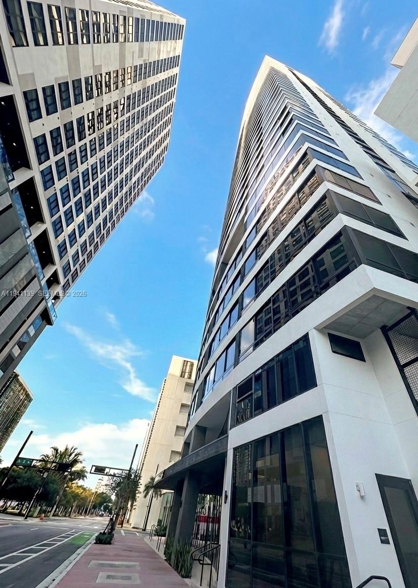 225 N Miami Unit: 1207