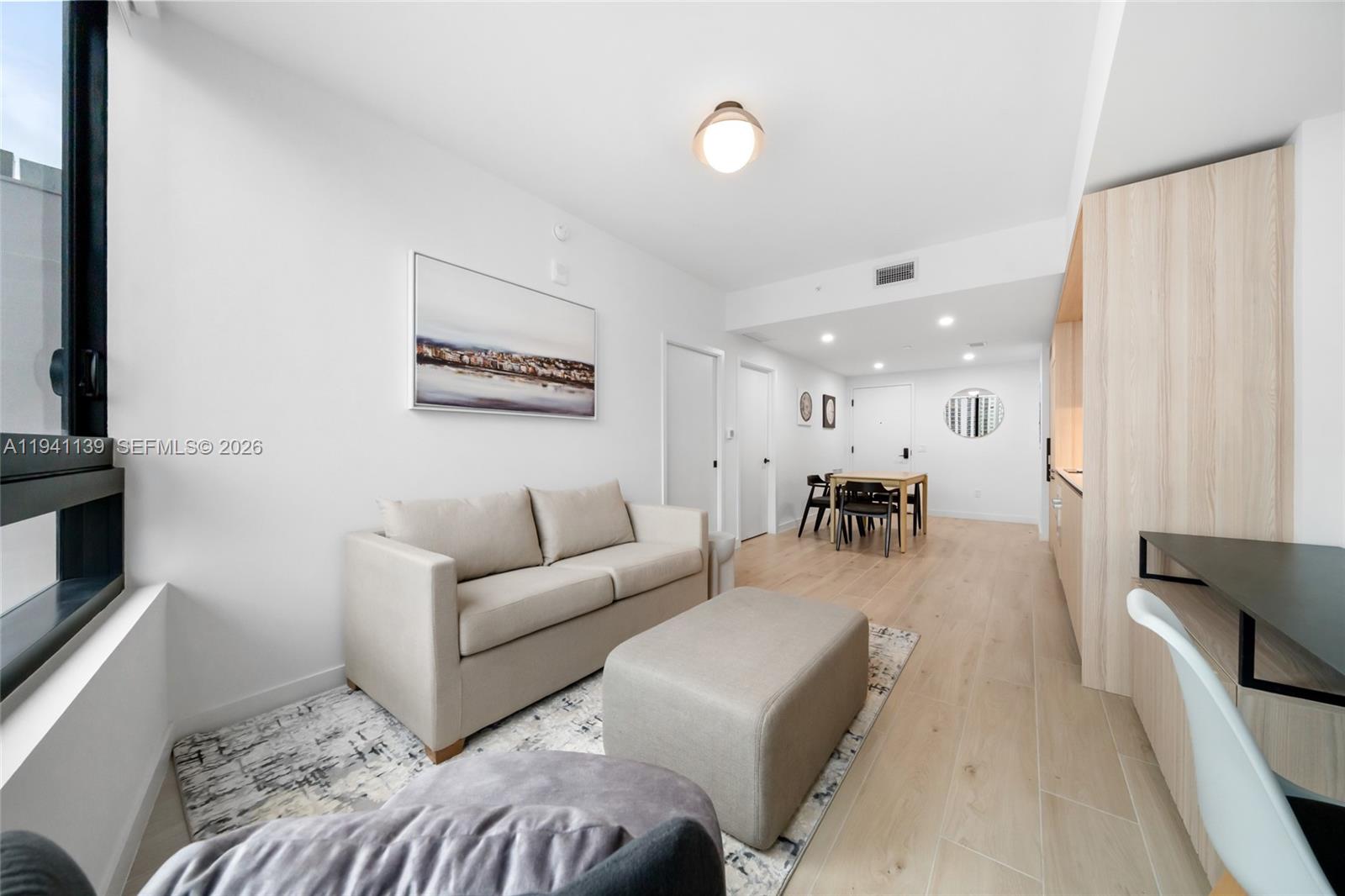 225 N Miami Unit: 1207