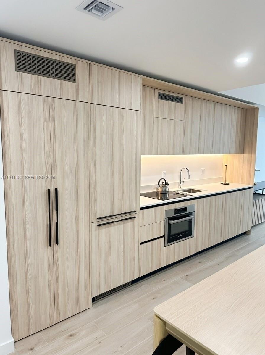 225 N Miami Unit: 1207