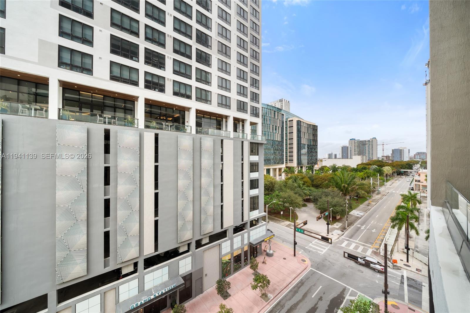 225 N Miami Unit: 1207