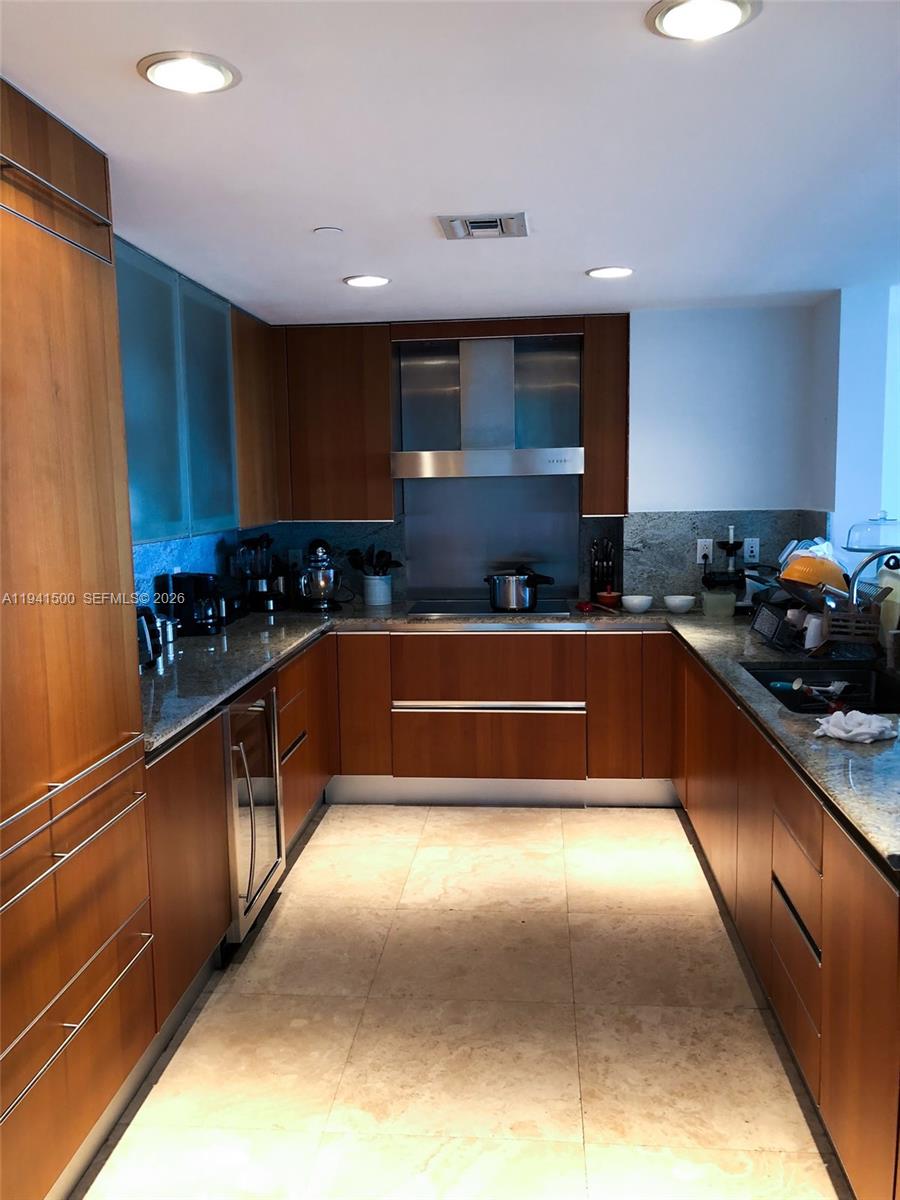 2627 S Bayshore Dr # 701