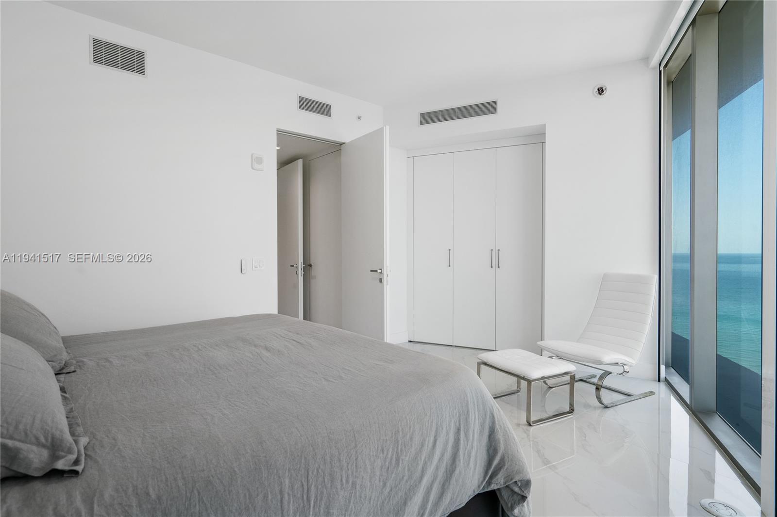 18975 Collins Ave # 1104