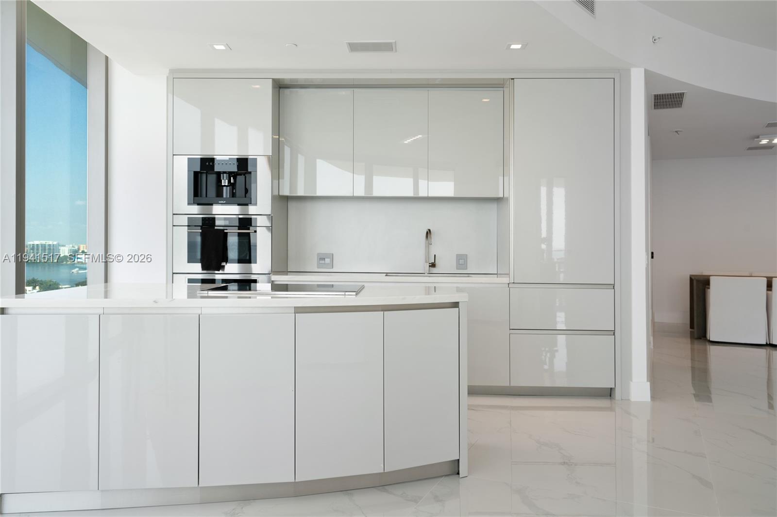 18975 Collins Ave # 1104