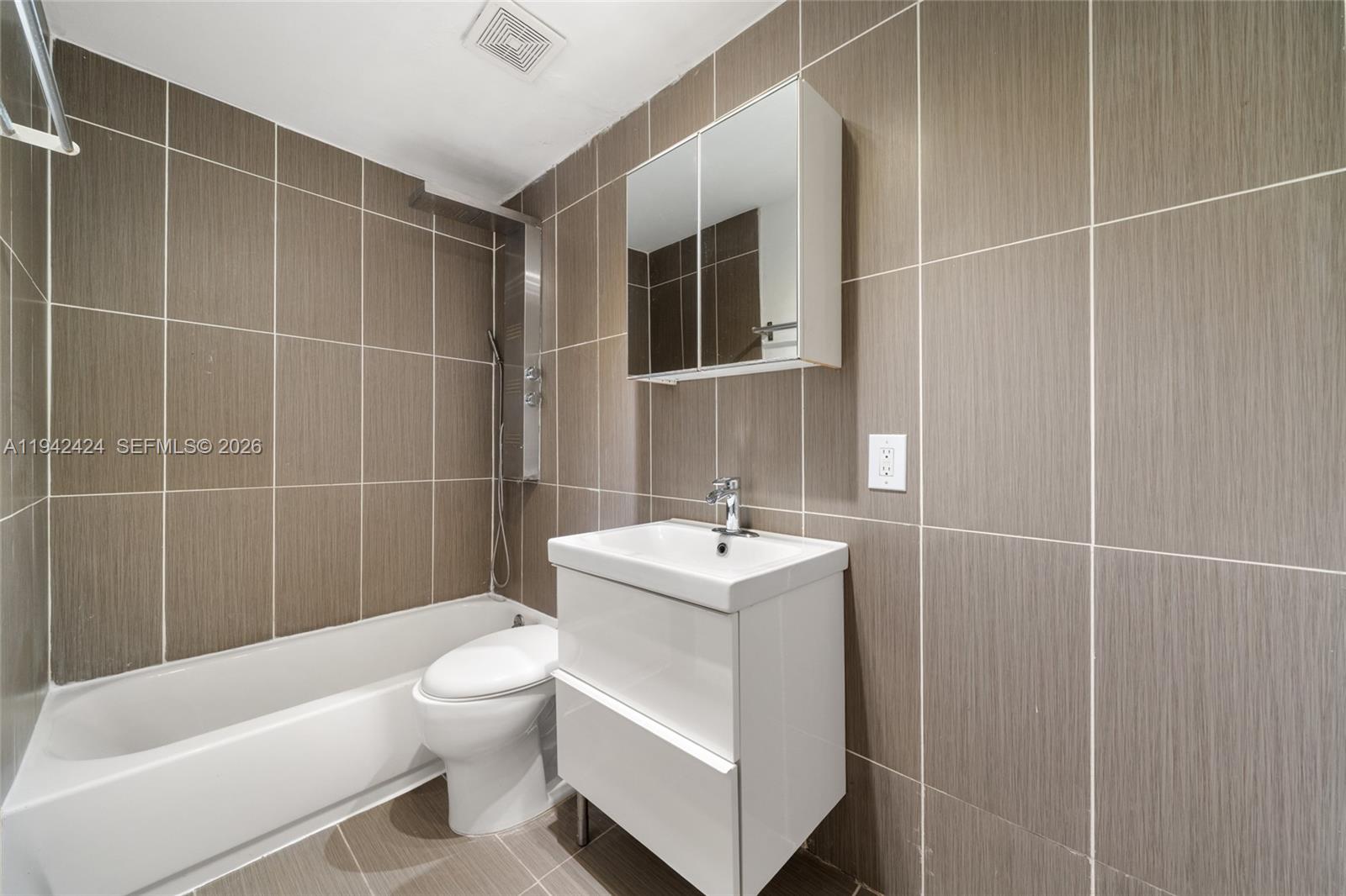 3262 Elizabeth St # 2