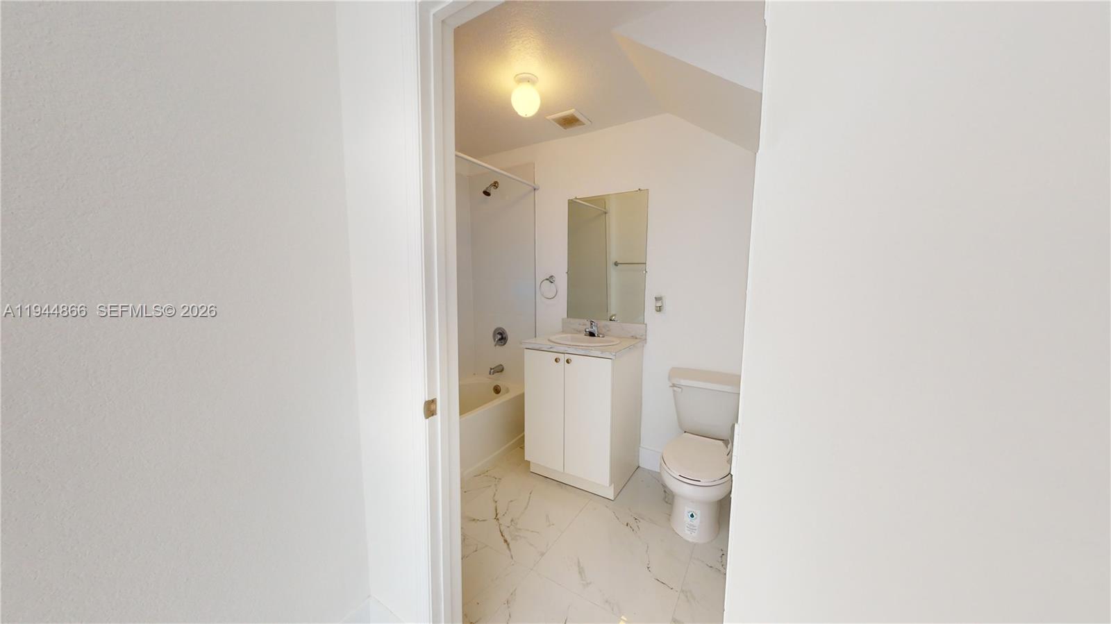 618 SW 2nd Pl # 60 Unit: 10-60