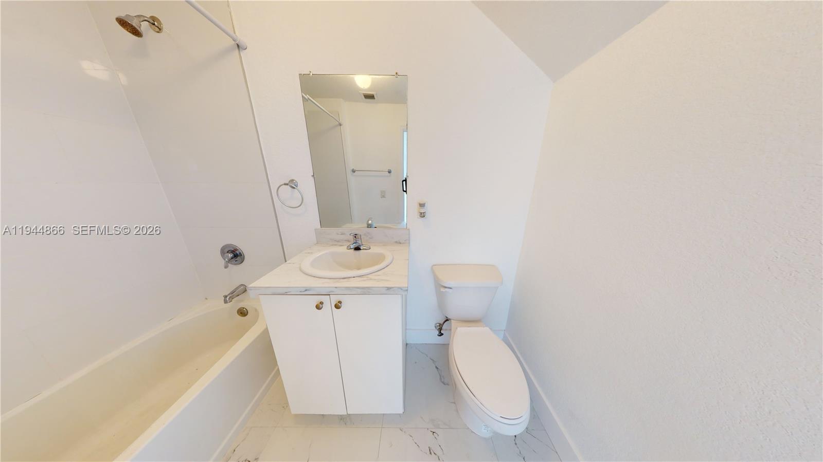 618 SW 2nd Pl # 60 Unit: 10-60