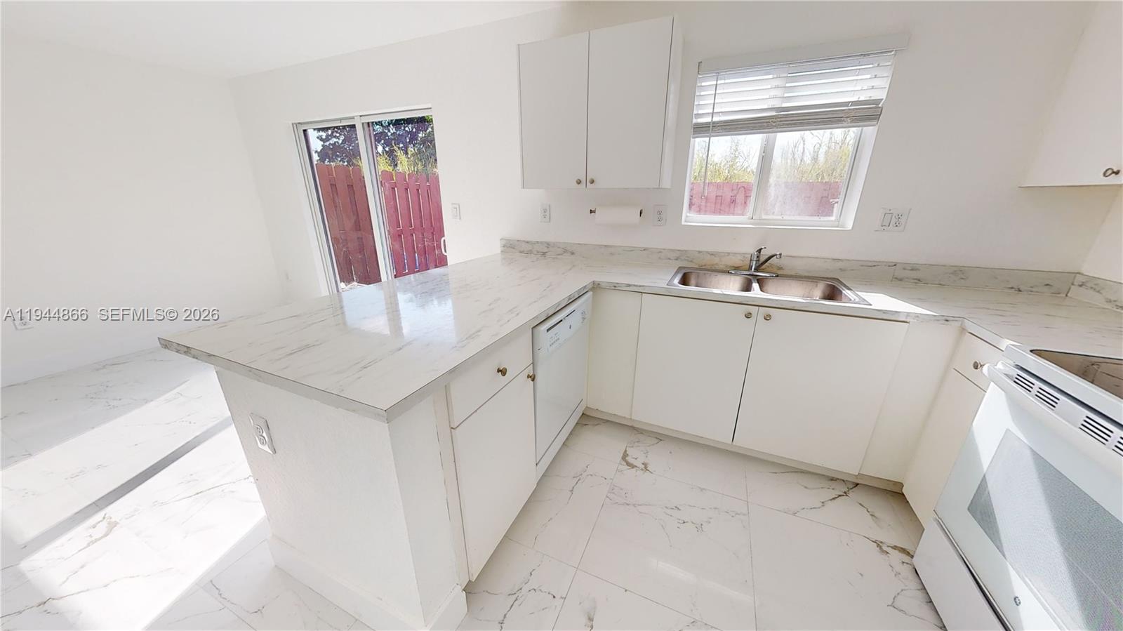 618 SW 2nd Pl # 60 Unit: 10-60