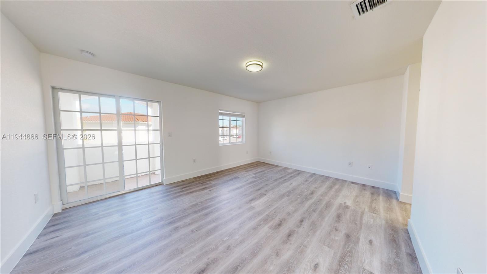 618 SW 2nd Pl # 60 Unit: 10-60