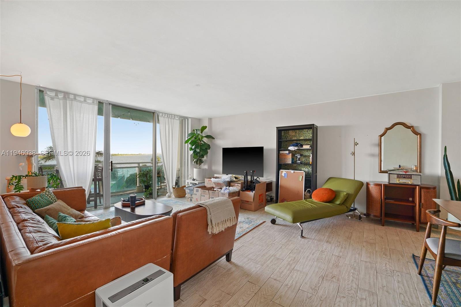 3301 NE 5th Ave # 416