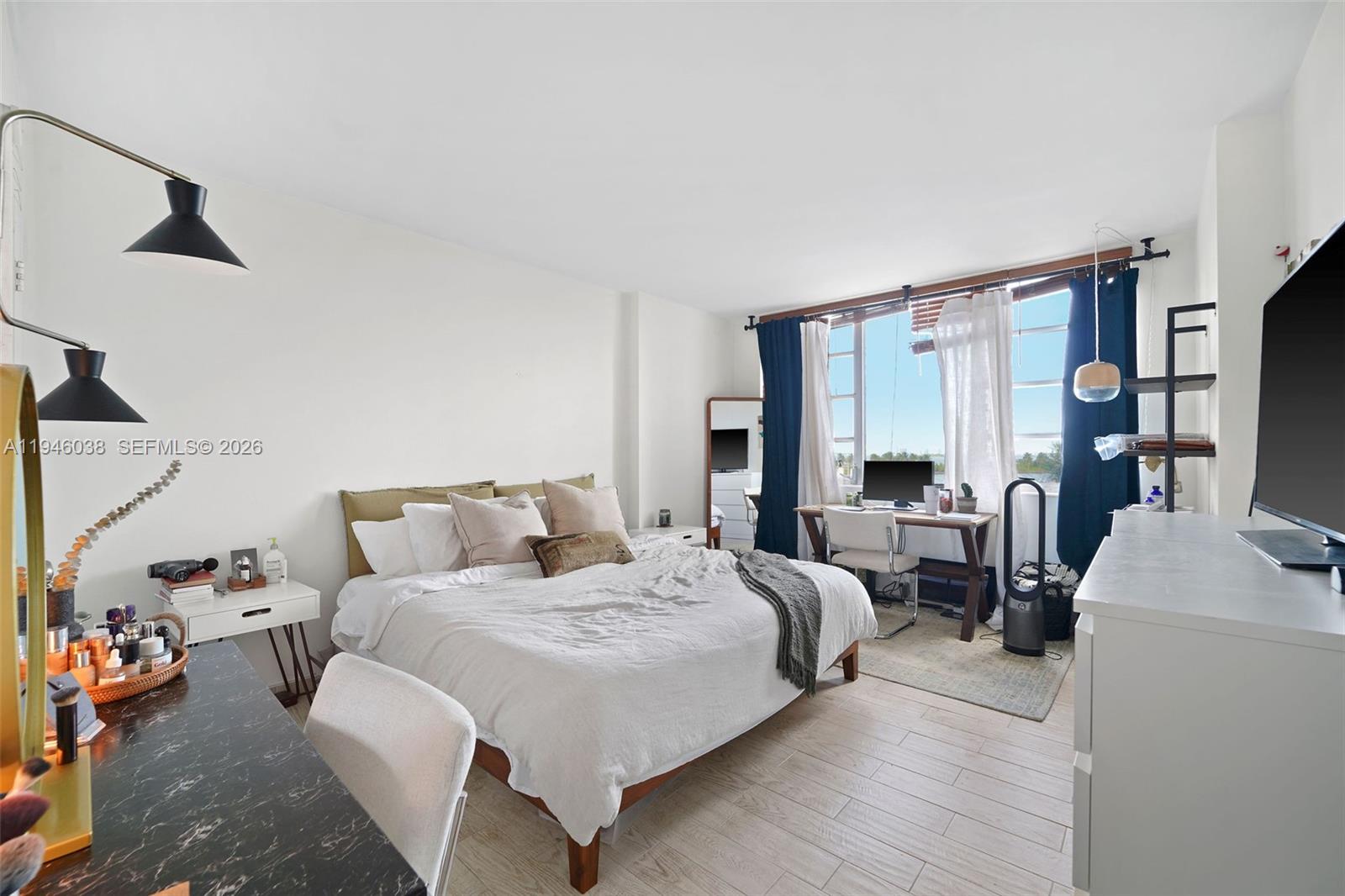 3301 NE 5th Ave # 416