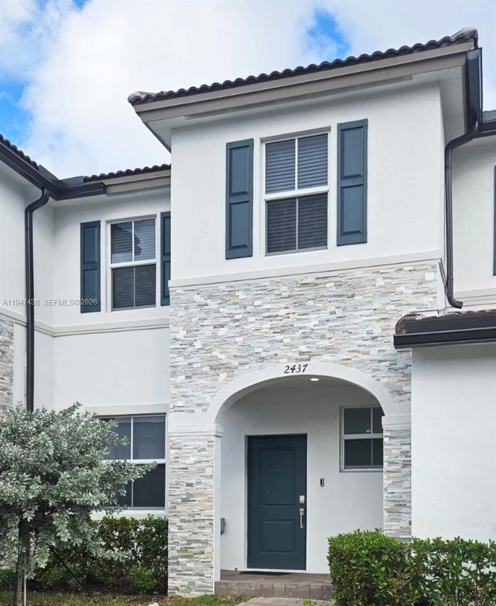 2437 NW 119th Ter