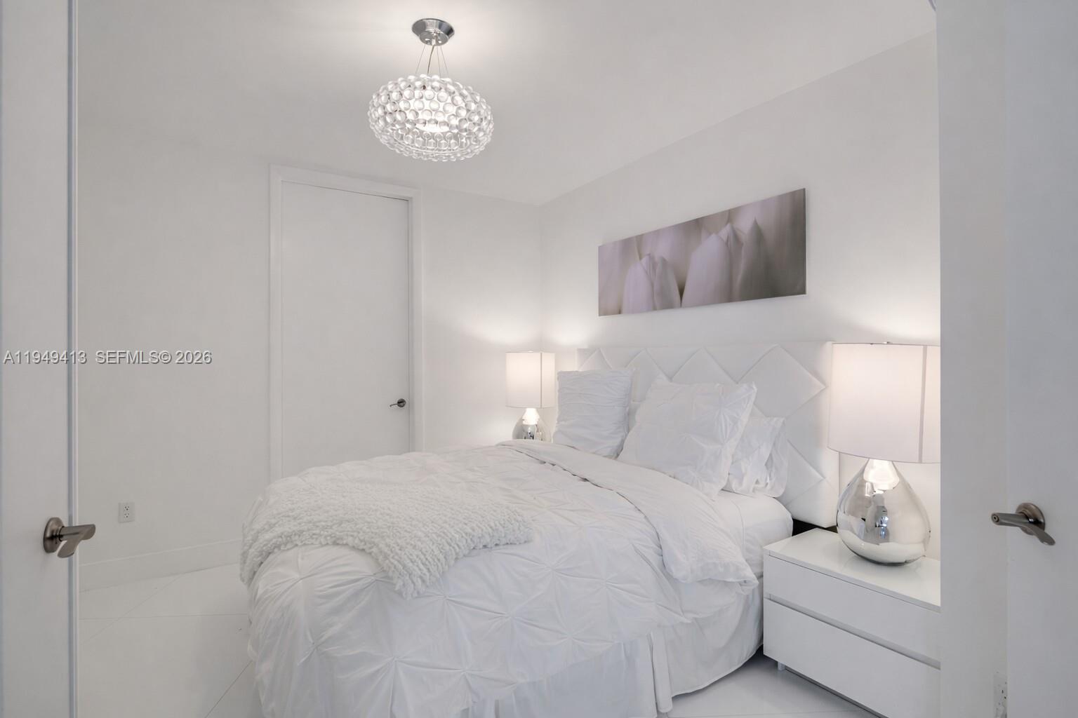 15811 Collins Ave # 403