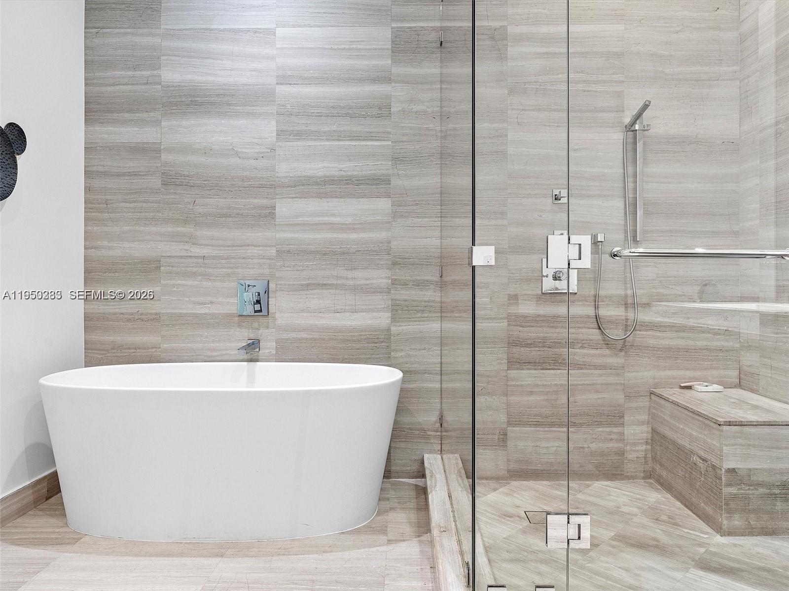 3250 NE 188th St Unit: UPH02 + ROOFTOP W/ POOL