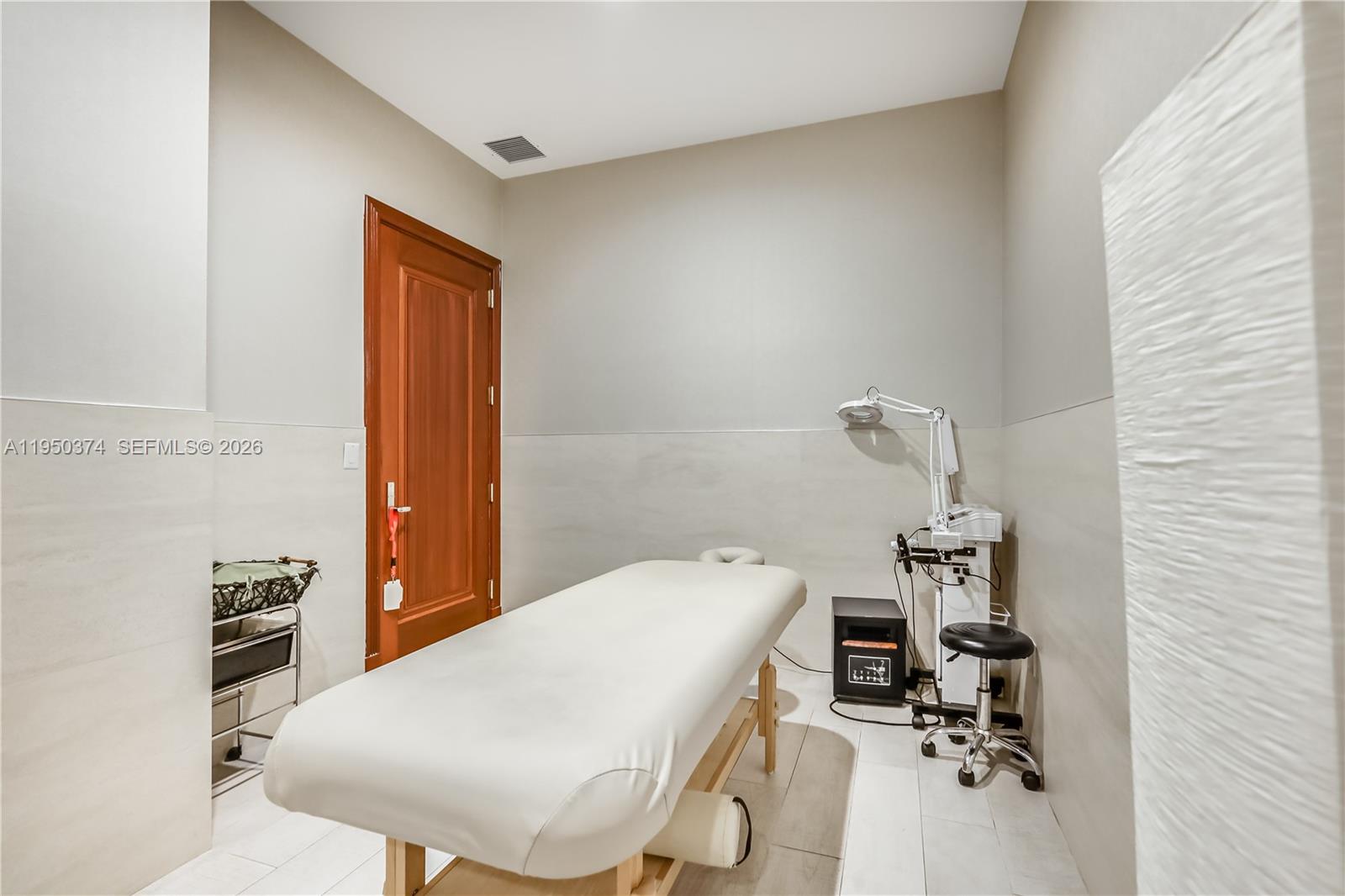 9601 Collins Ave # T3