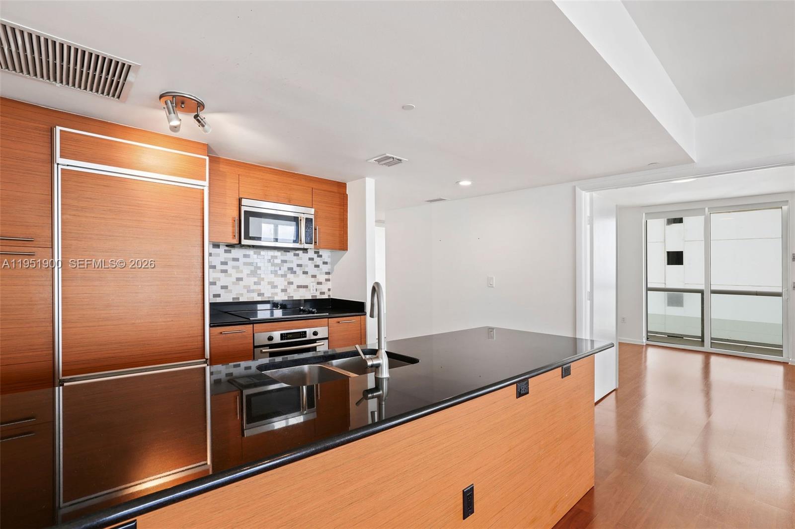 50 Biscayne Blvd # 3102