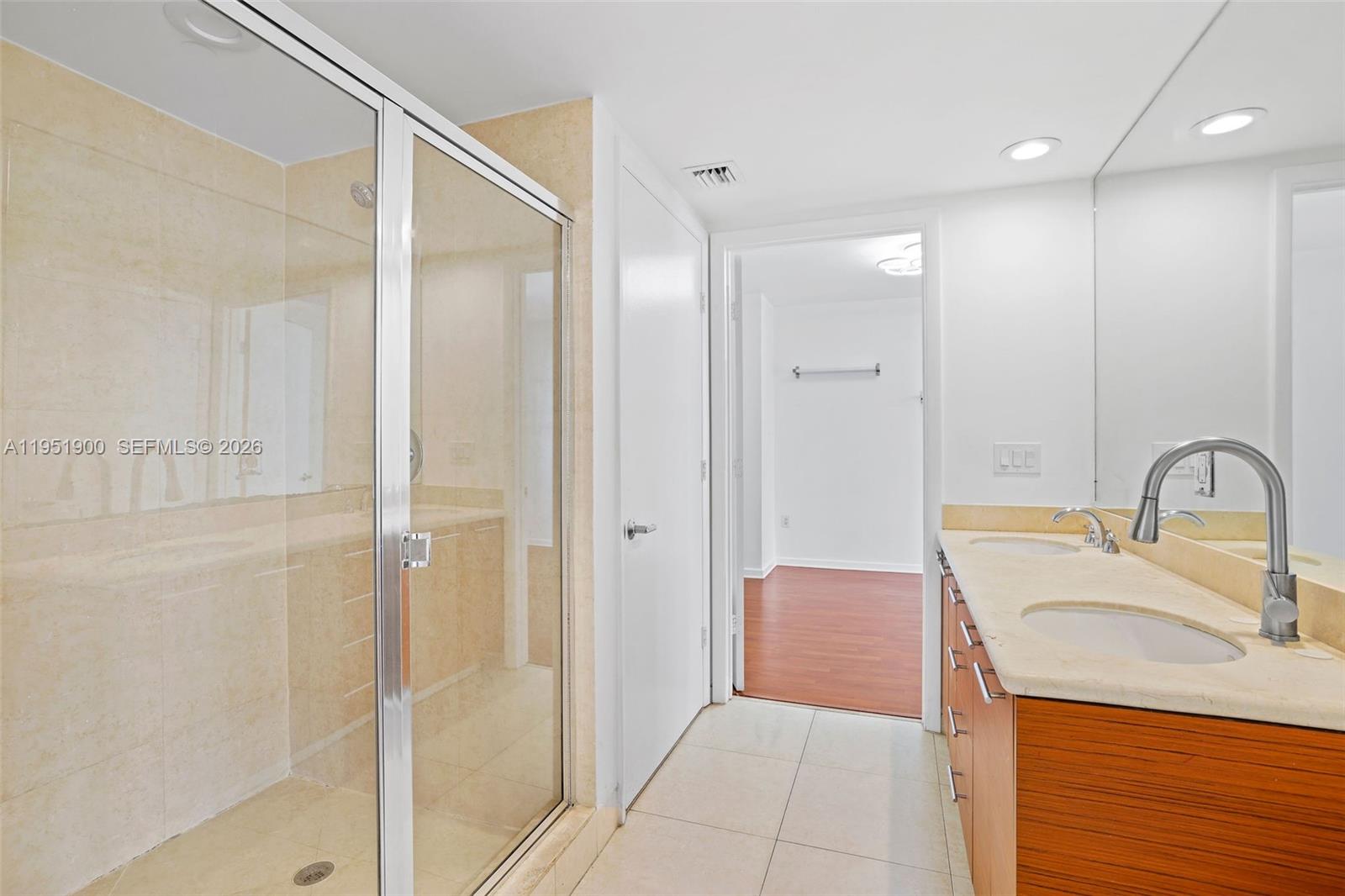 50 Biscayne Blvd # 3102