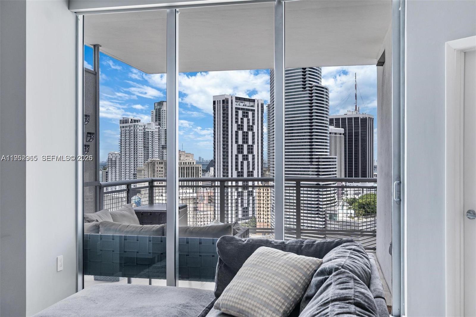 350 S Miami Ave Unit: 2505