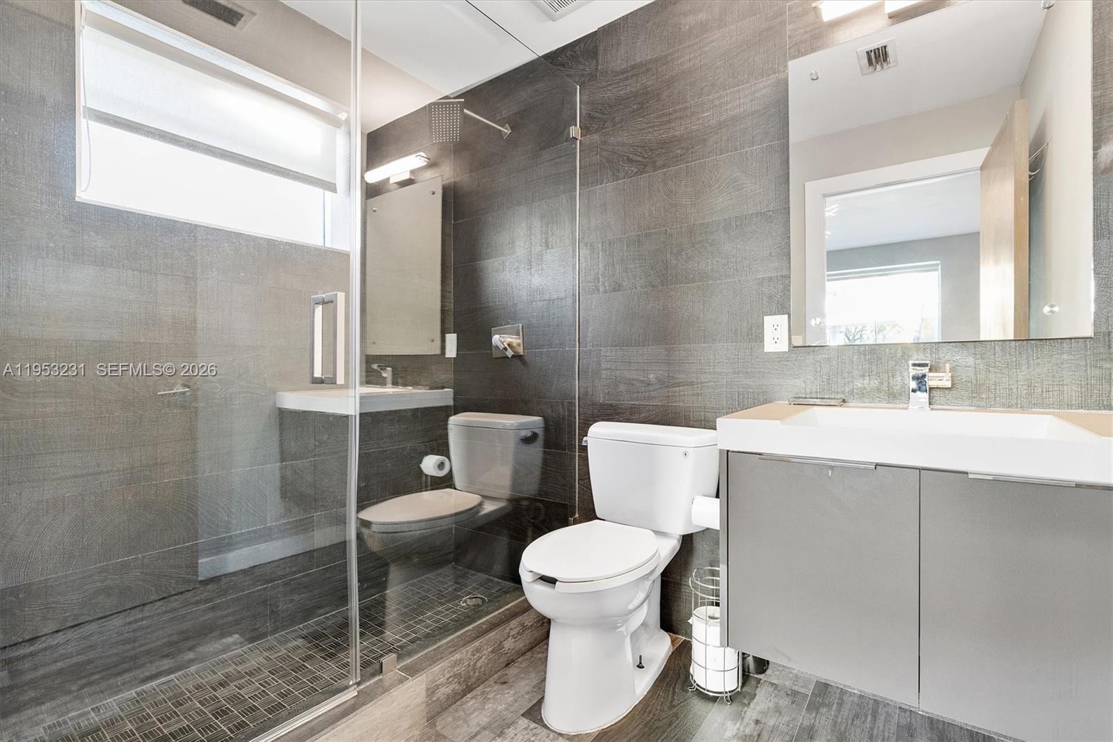 2482 SW Secoffee Ter