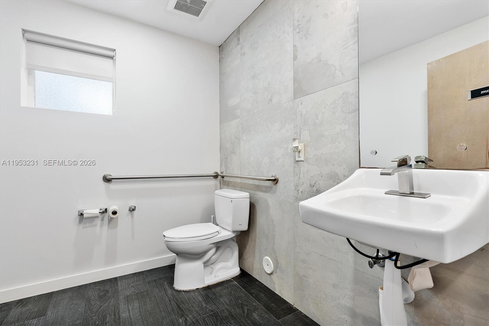 2482 SW Secoffee Ter