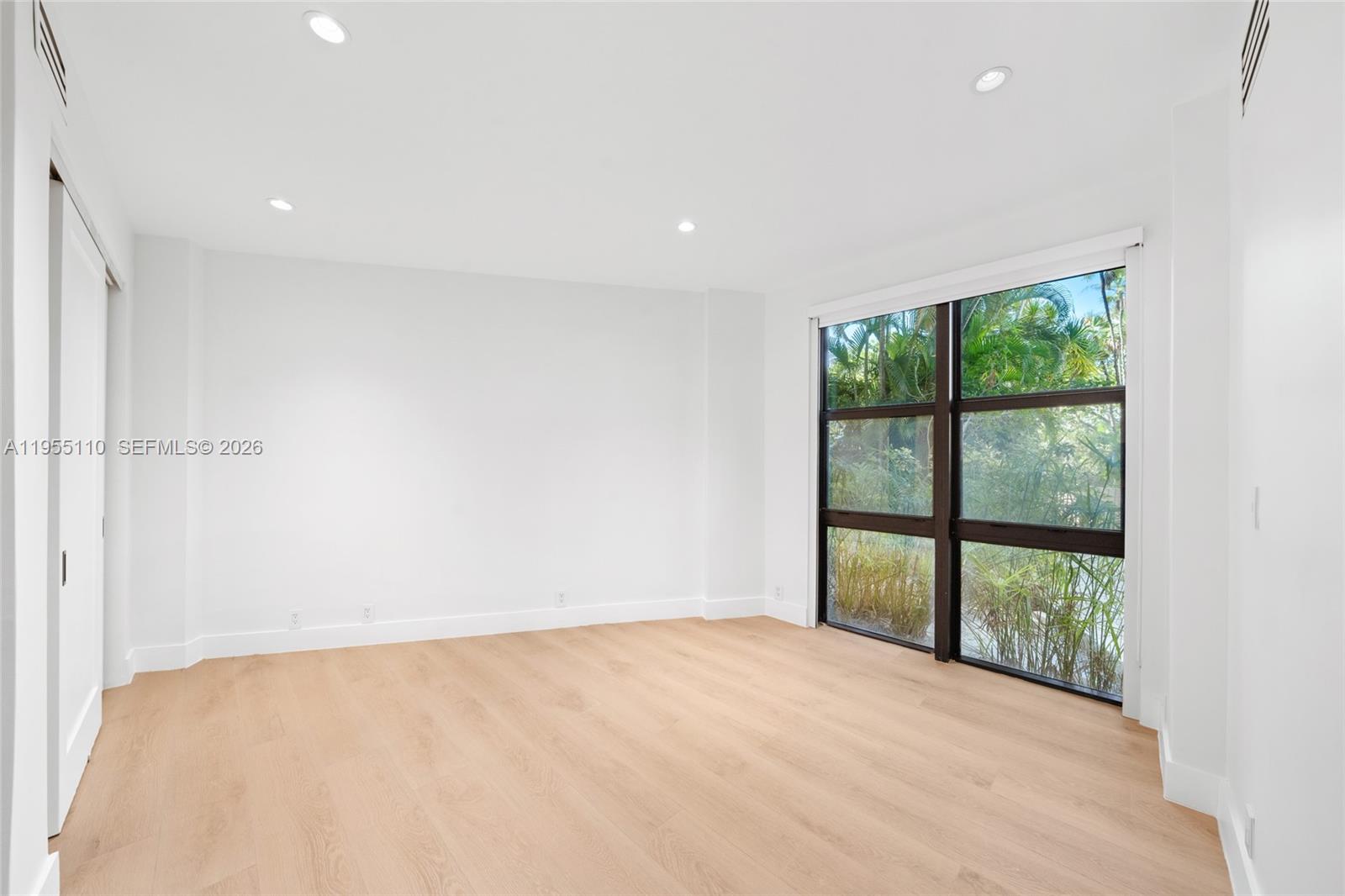 1111 Crandon Blvd # B103