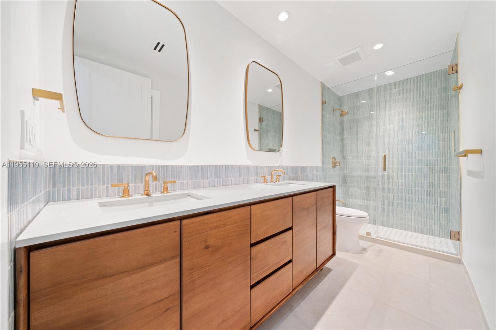 1111 Crandon Blvd # B103