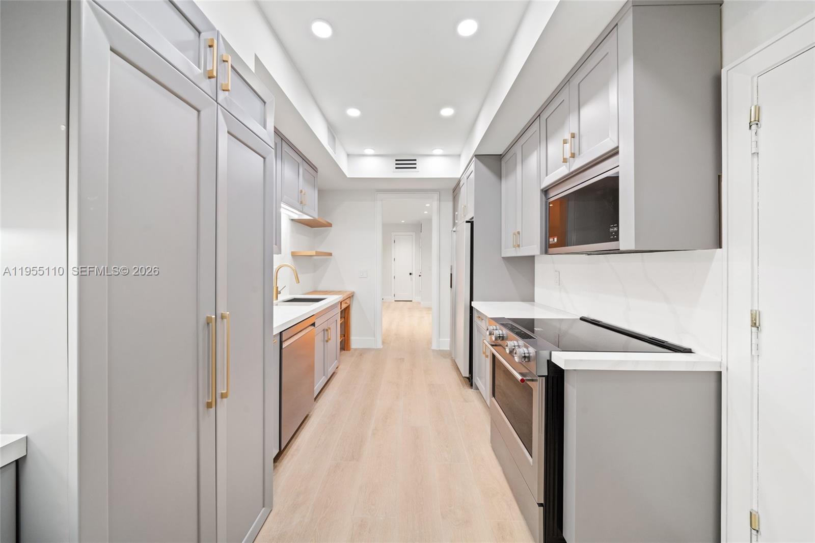 1111 Crandon Blvd # B103