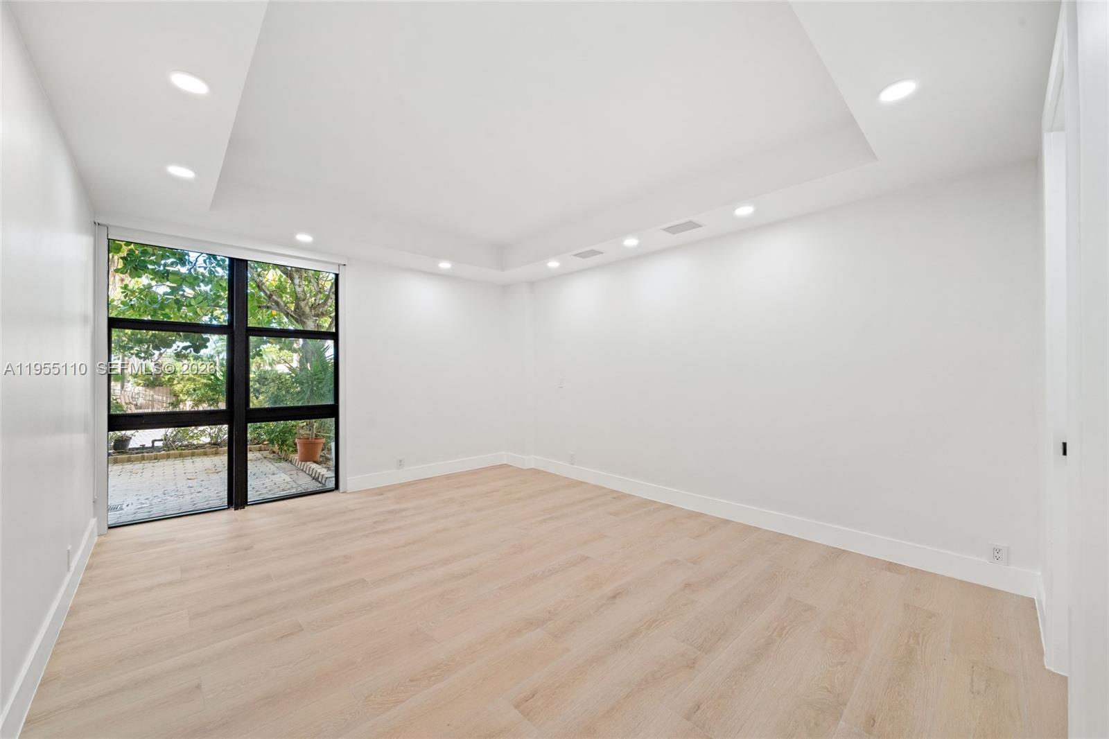 1111 Crandon Blvd # B103