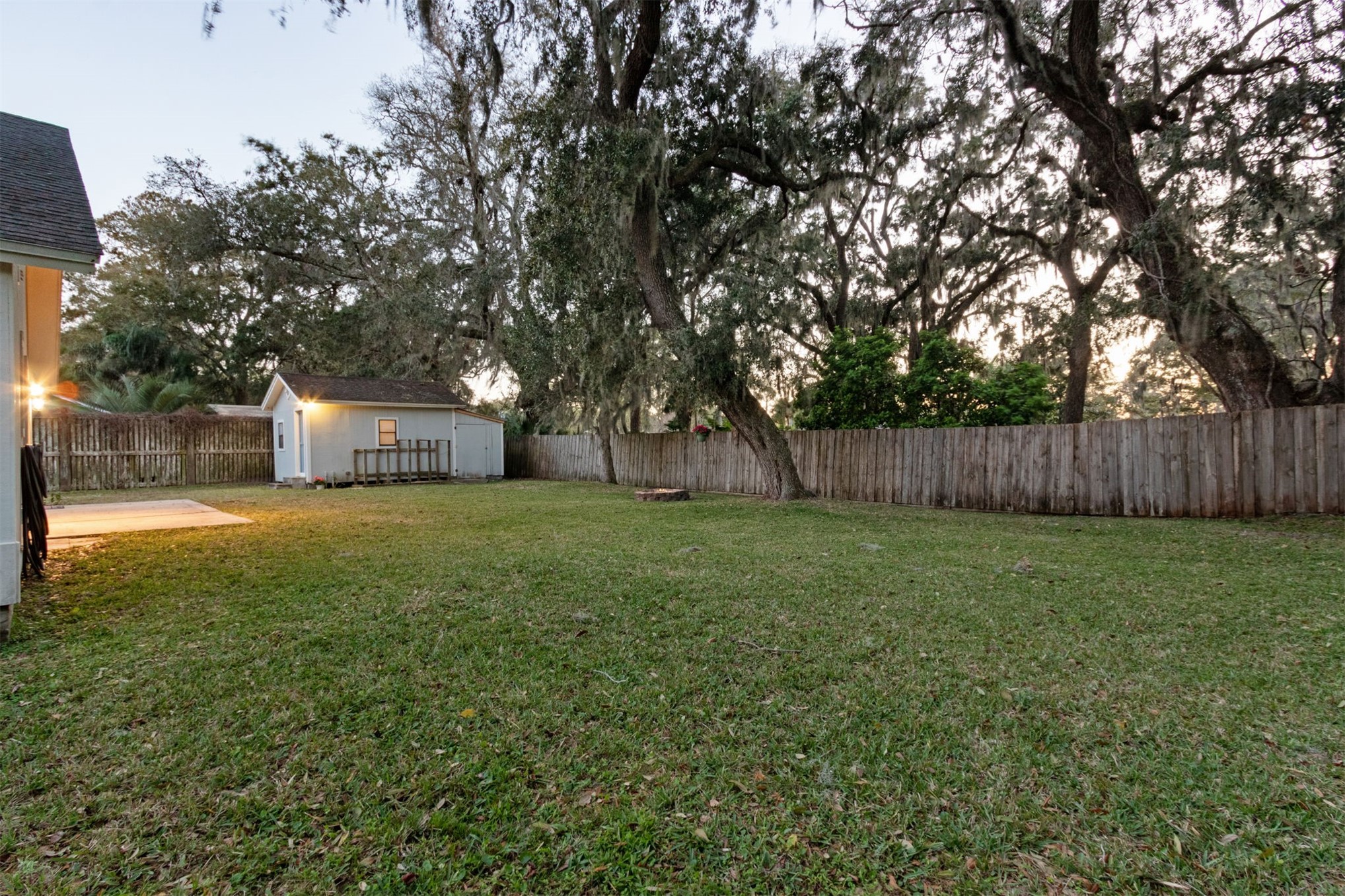 2027 BONNIE OAKS DRIVE