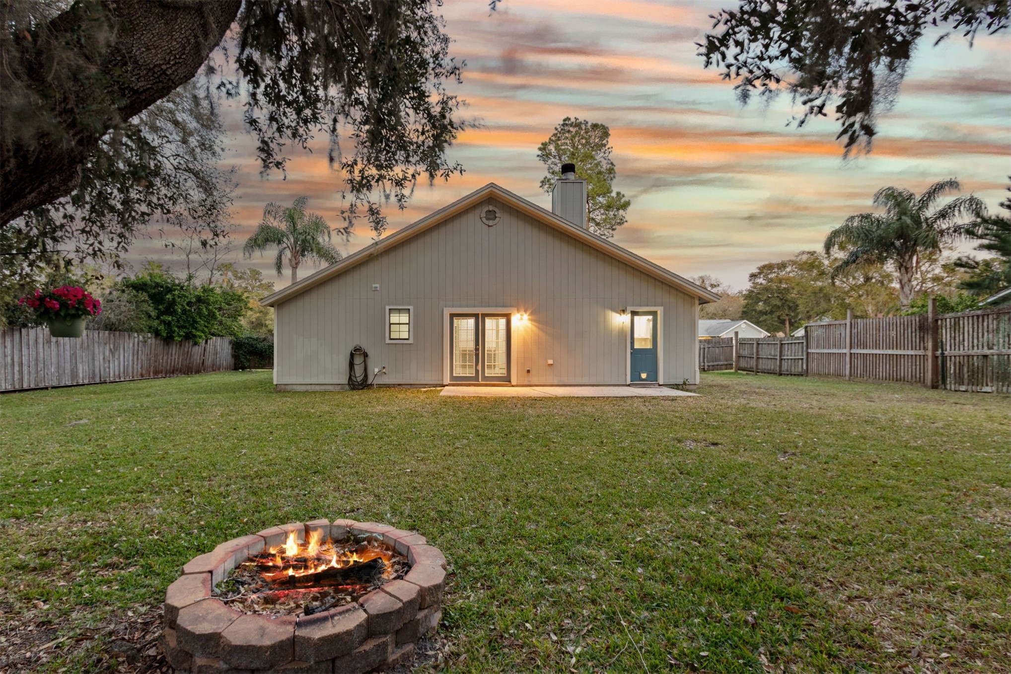 2027 BONNIE OAKS DRIVE