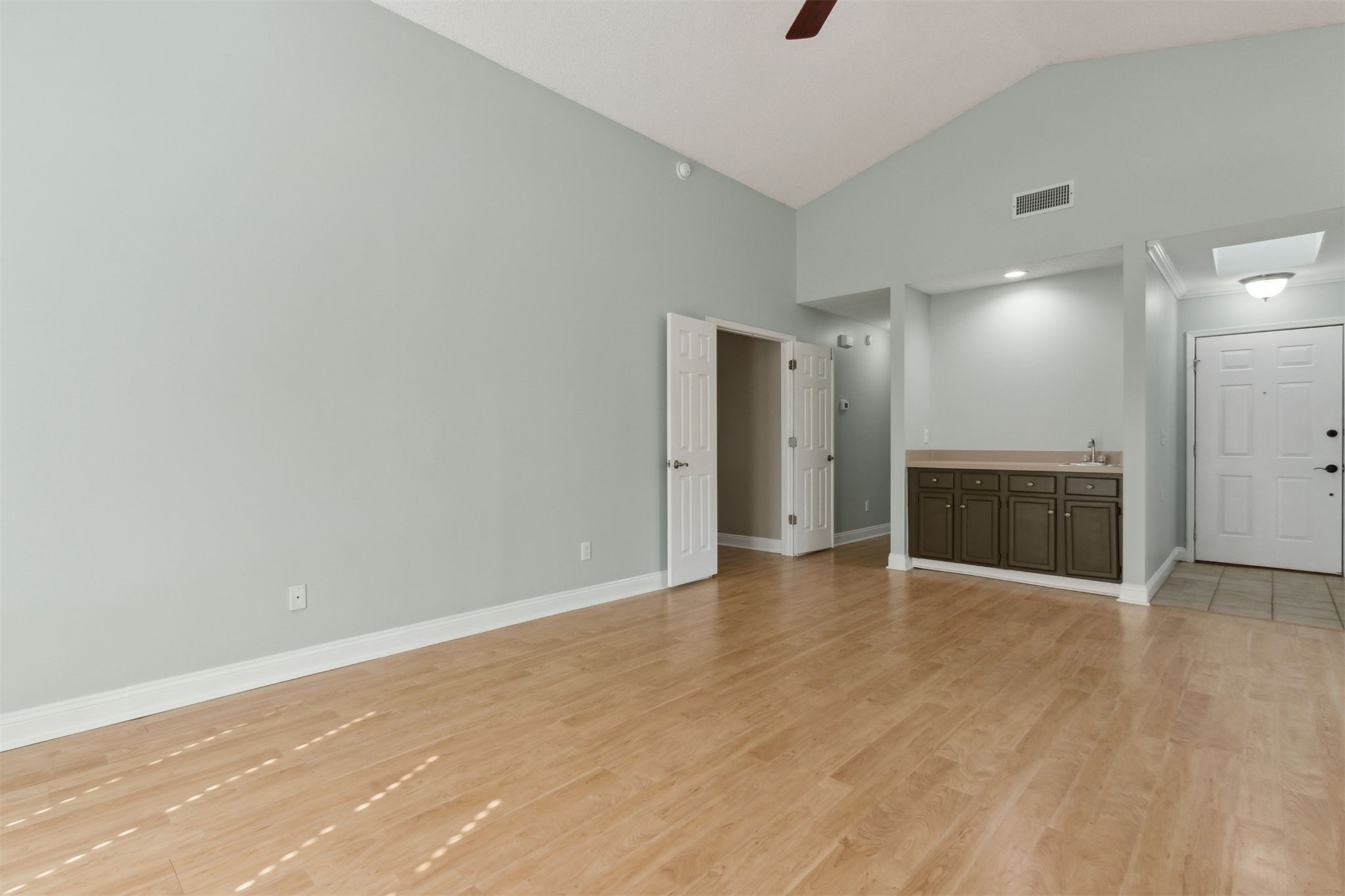 2027 BONNIE OAKS DRIVE