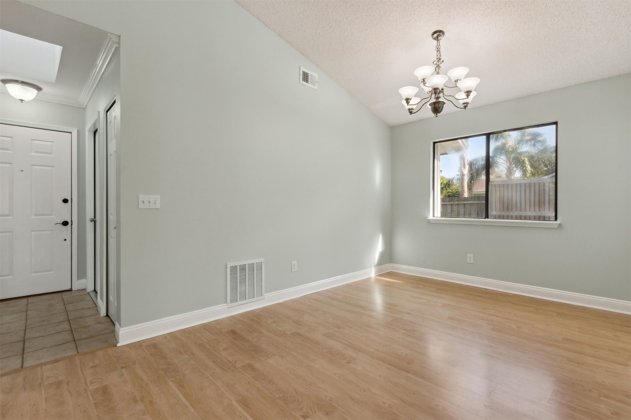 2027 BONNIE OAKS DRIVE